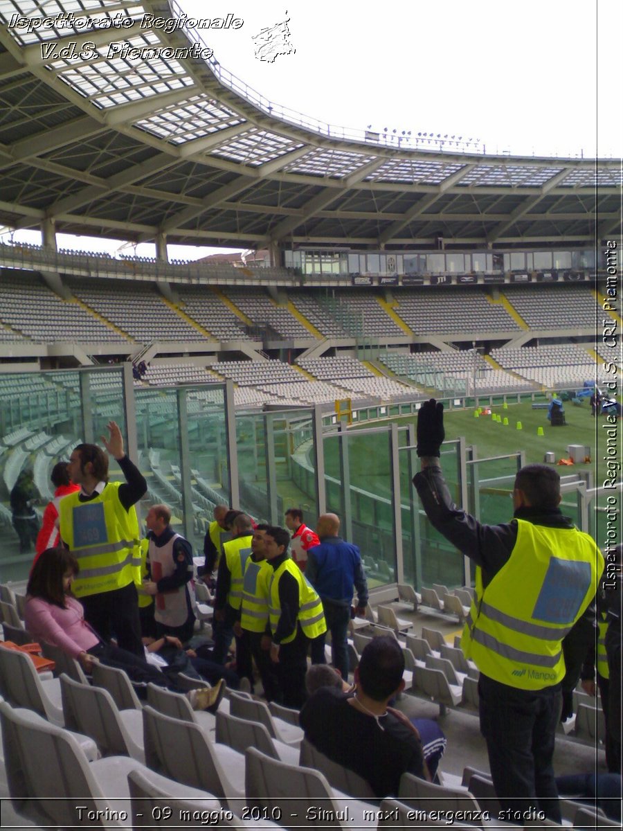 Torino - 09 maggio 2010 - Simul. maxi emergenza stadio -  Croce Rossa Italiana - Ispettorato Regionale Volontari del Soccorso Piemonte