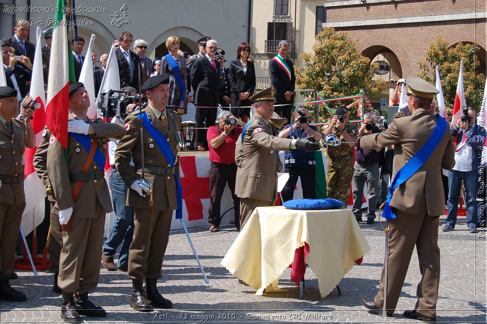 Asti - 23 maggio 2010 - Giuramento Solenne Corpo Militare della CRI  -  Croce Rossa Italiana - Ispettorato Regionale Volontari del Soccorso Piemonte