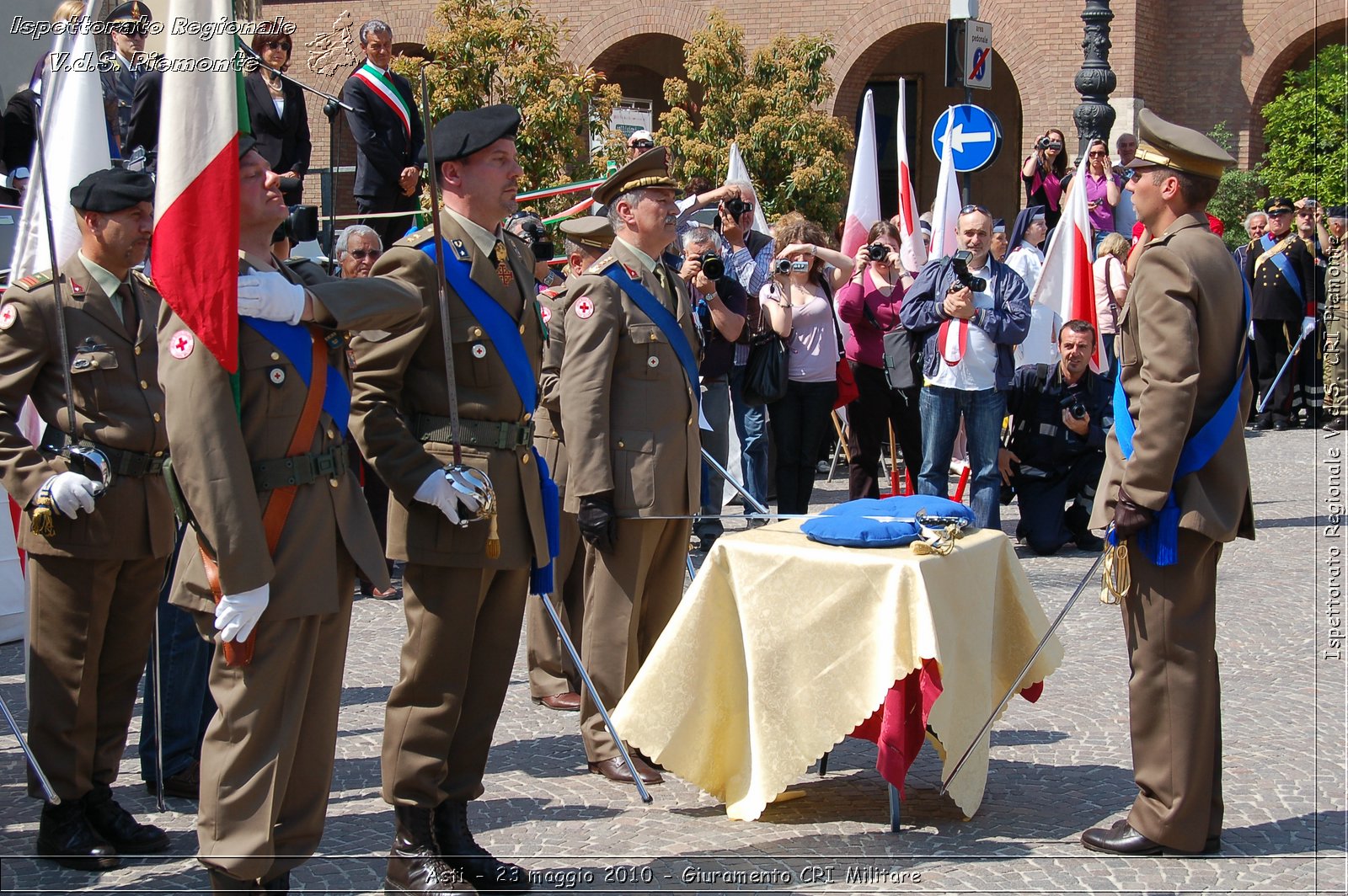 Asti - 23 maggio 2010 - Giuramento Solenne Corpo Militare della CRI  -  Croce Rossa Italiana - Ispettorato Regionale Volontari del Soccorso Piemonte