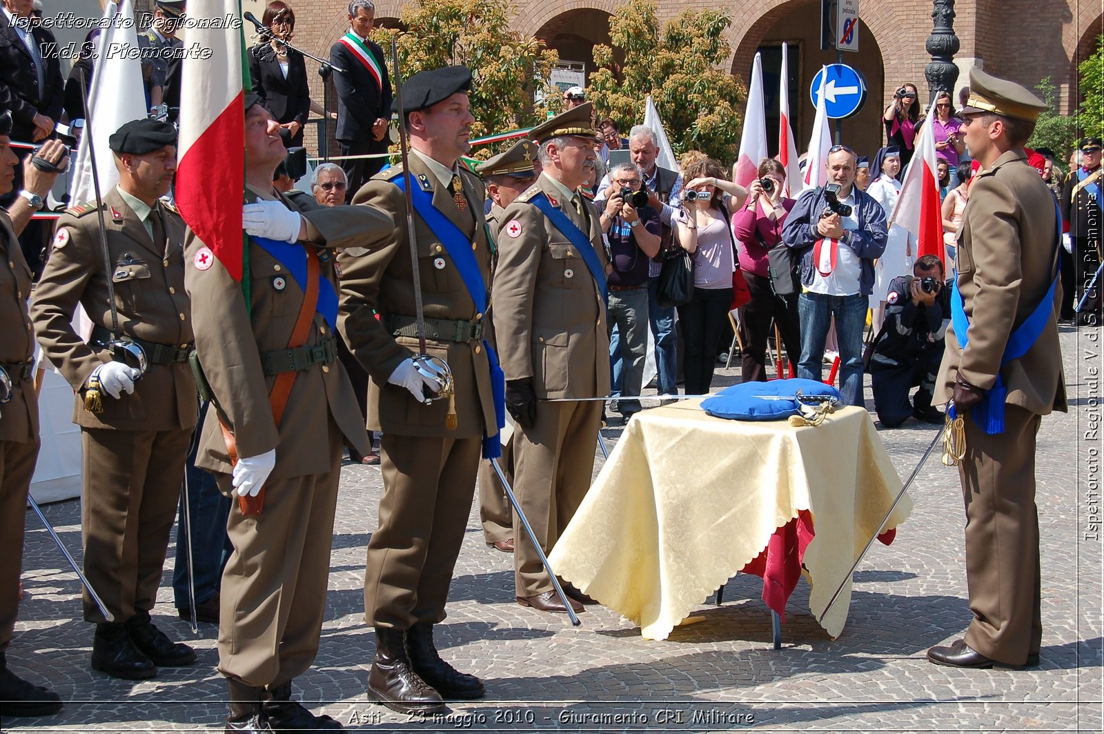 Asti - 23 maggio 2010 - Giuramento Solenne Corpo Militare della CRI  -  Croce Rossa Italiana - Ispettorato Regionale Volontari del Soccorso Piemonte