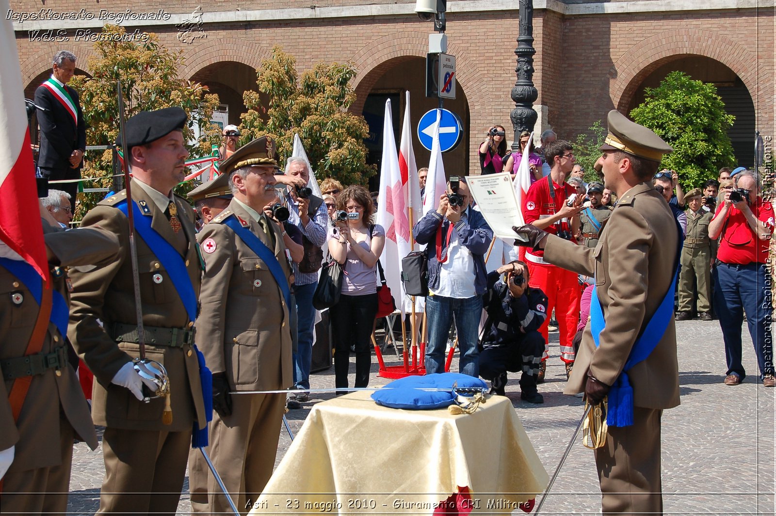 Asti - 23 maggio 2010 - Giuramento Solenne Corpo Militare della CRI  -  Croce Rossa Italiana - Ispettorato Regionale Volontari del Soccorso Piemonte