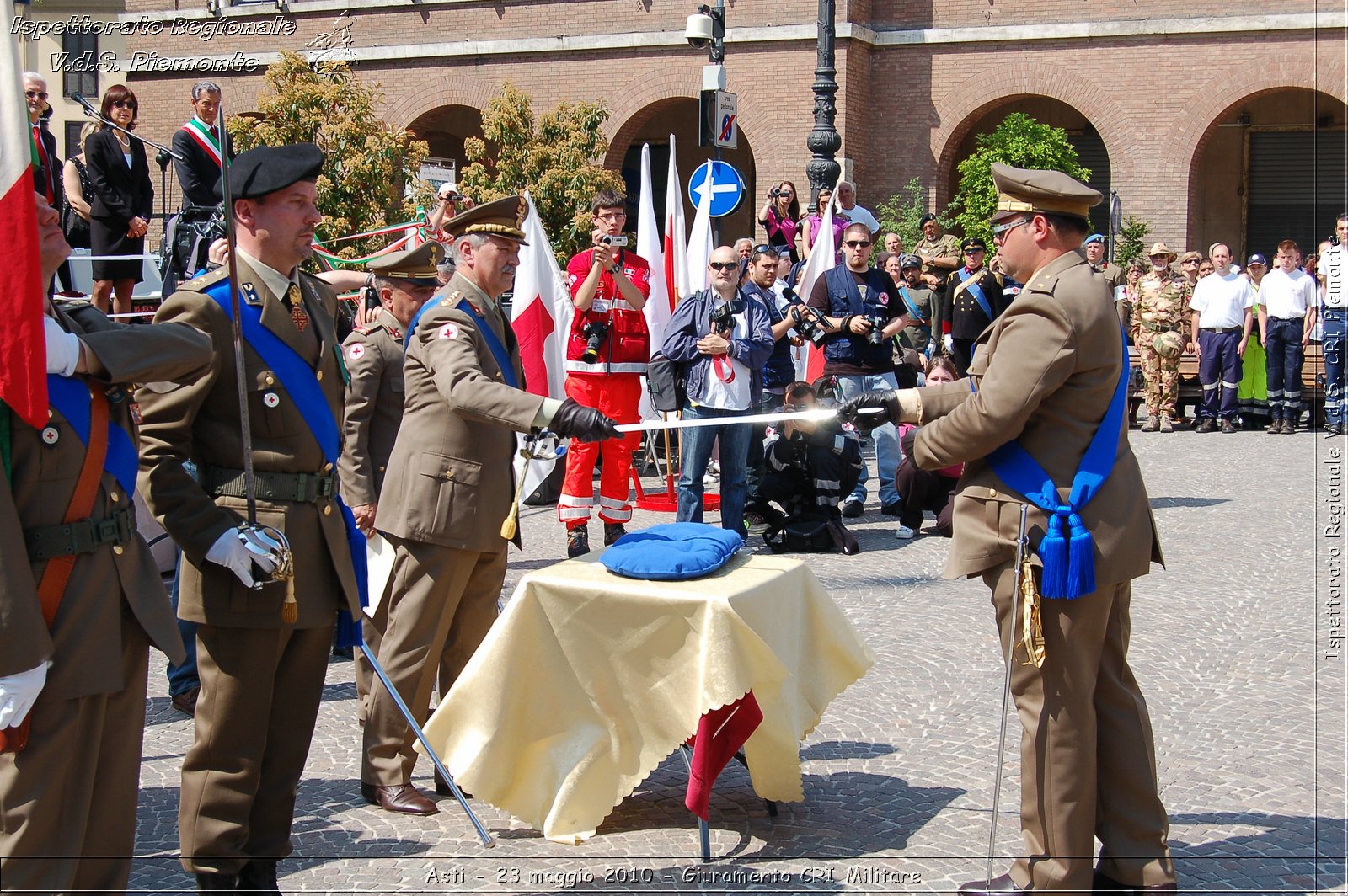 Asti - 23 maggio 2010 - Giuramento Solenne Corpo Militare della CRI  -  Croce Rossa Italiana - Ispettorato Regionale Volontari del Soccorso Piemonte