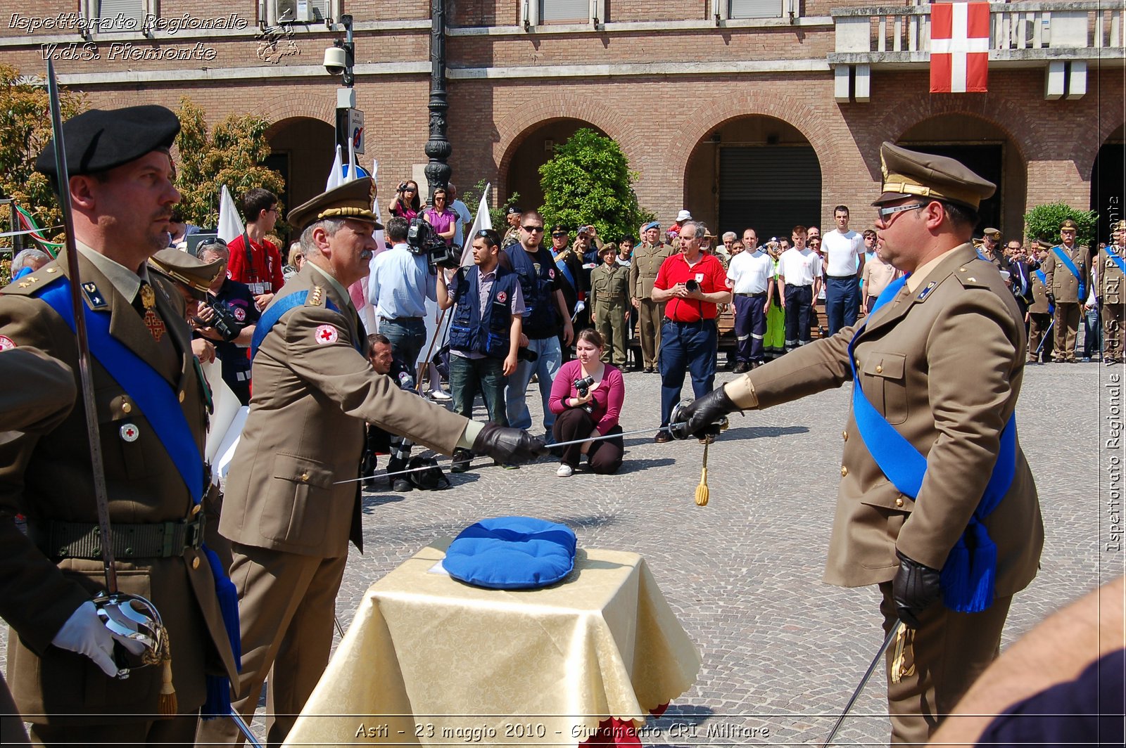 Asti - 23 maggio 2010 - Giuramento Solenne Corpo Militare della CRI  -  Croce Rossa Italiana - Ispettorato Regionale Volontari del Soccorso Piemonte