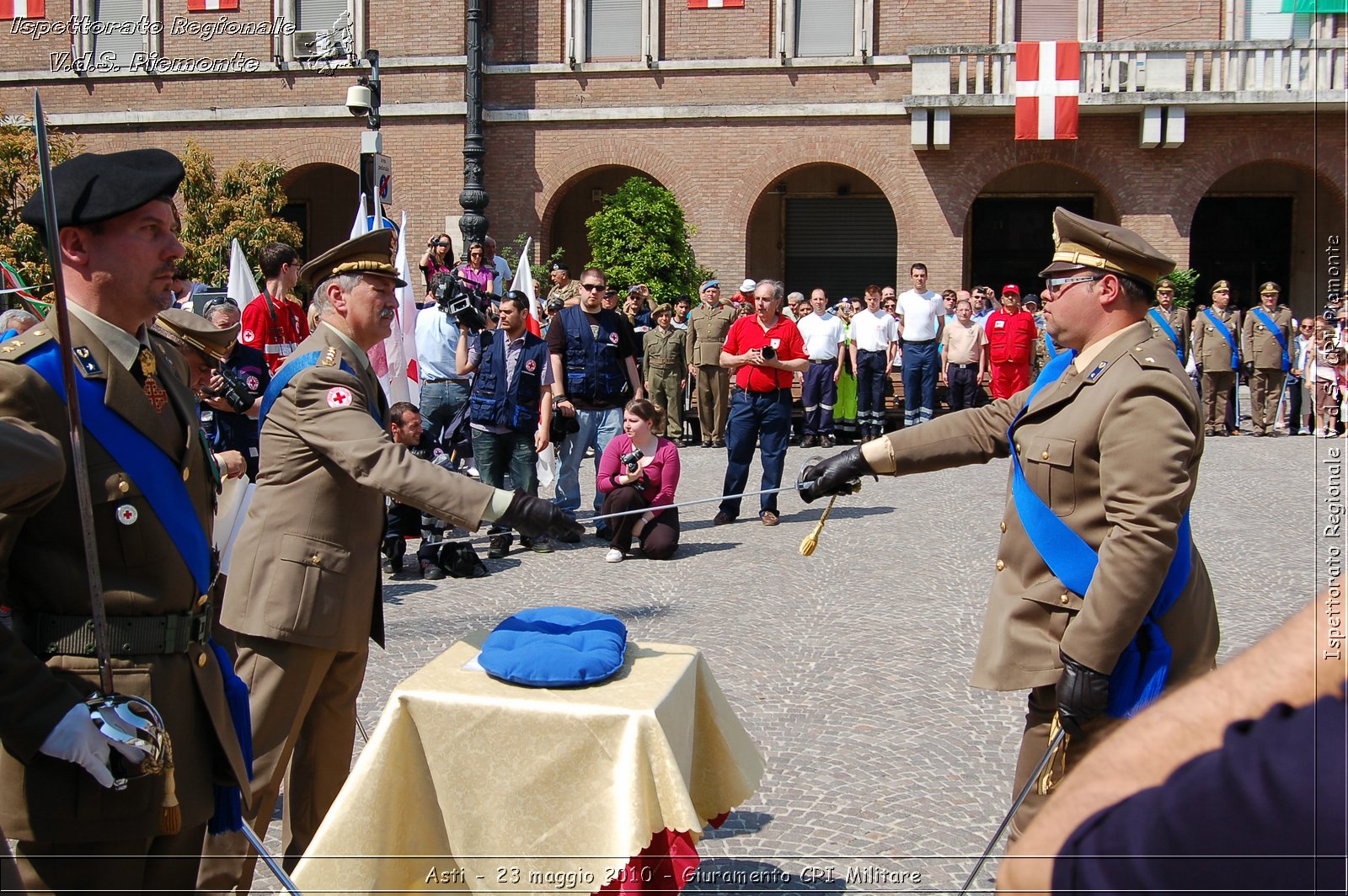 Asti - 23 maggio 2010 - Giuramento Solenne Corpo Militare della CRI  -  Croce Rossa Italiana - Ispettorato Regionale Volontari del Soccorso Piemonte