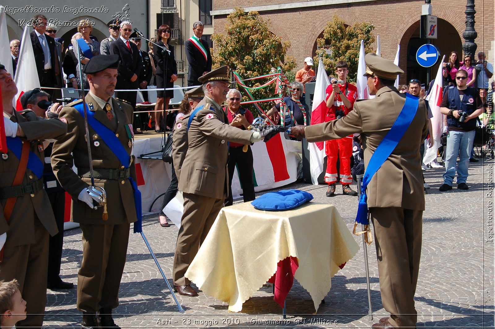 Asti - 23 maggio 2010 - Giuramento Solenne Corpo Militare della CRI  -  Croce Rossa Italiana - Ispettorato Regionale Volontari del Soccorso Piemonte