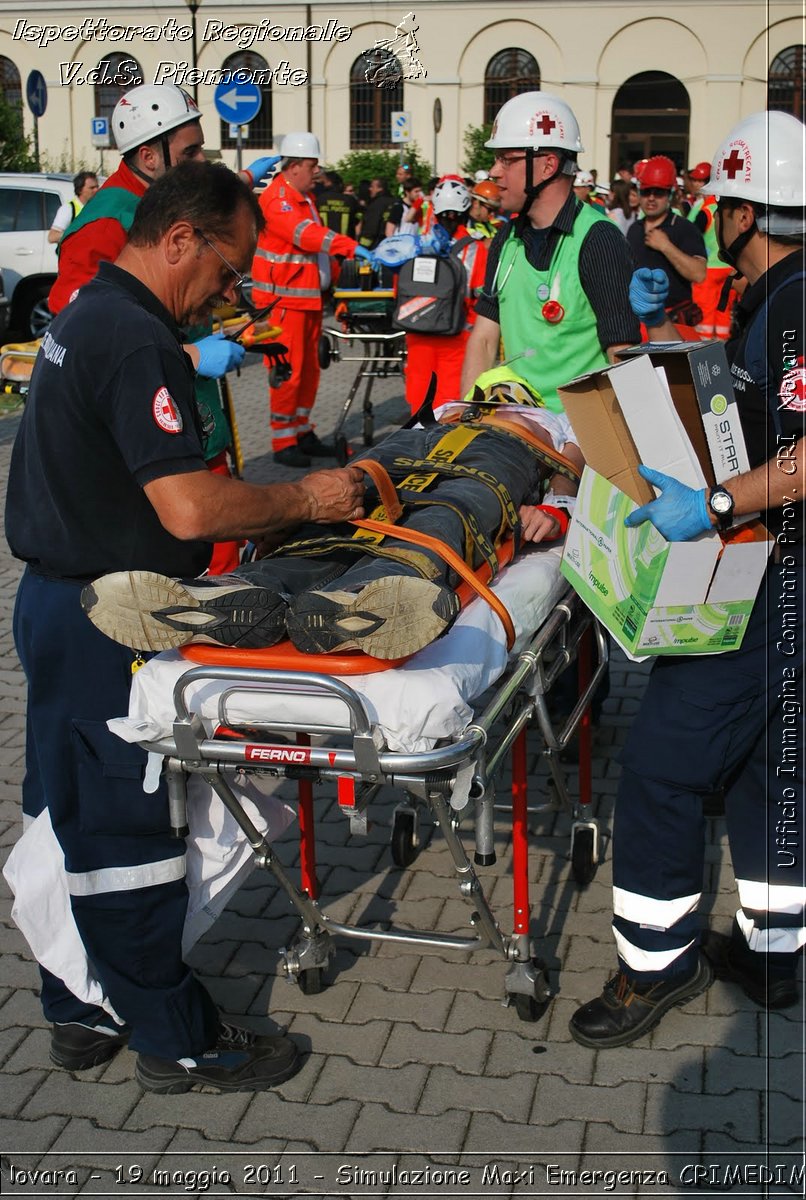 Novara - 19 maggio 2011 - Simulazione Maxi Emergenza CRIMEDIM  - Croce Rossa Italiana - Ufficio Immagine Comitato Provinciale CRI Novara