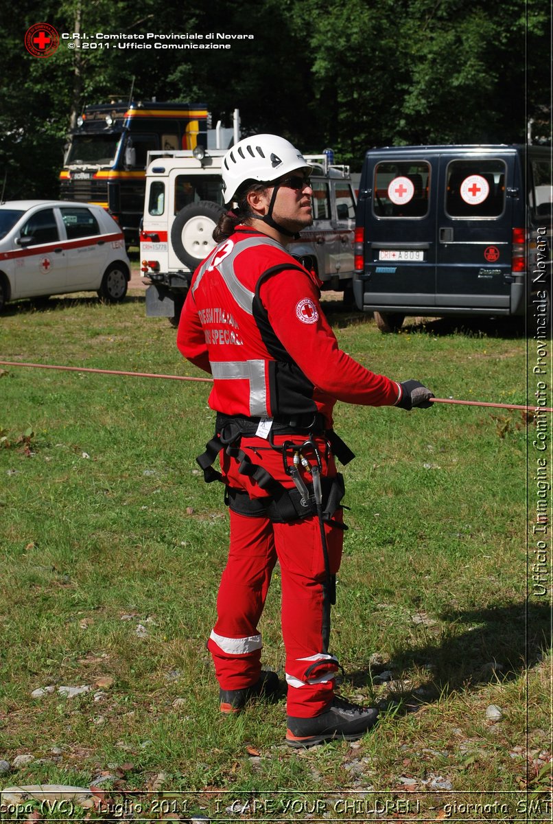 Scopa (VC) - Luglio 2011 - I CARE YOUR CHILDREN - giornata con operatori SMTS (Soccorsi con Mezzi e Tecniche Speciali)  -  Croce Rossa Italiana - Ufficio Immagine Comitato Provinciale Novara