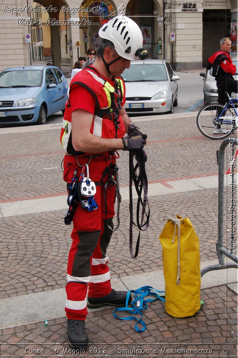 Cuneo - 6 Maggio 2012 - Simulazione Maxiemergenza- Croce Rossa Italiana - Ispettorato Regionale Volontari del Soccorso Piemonte