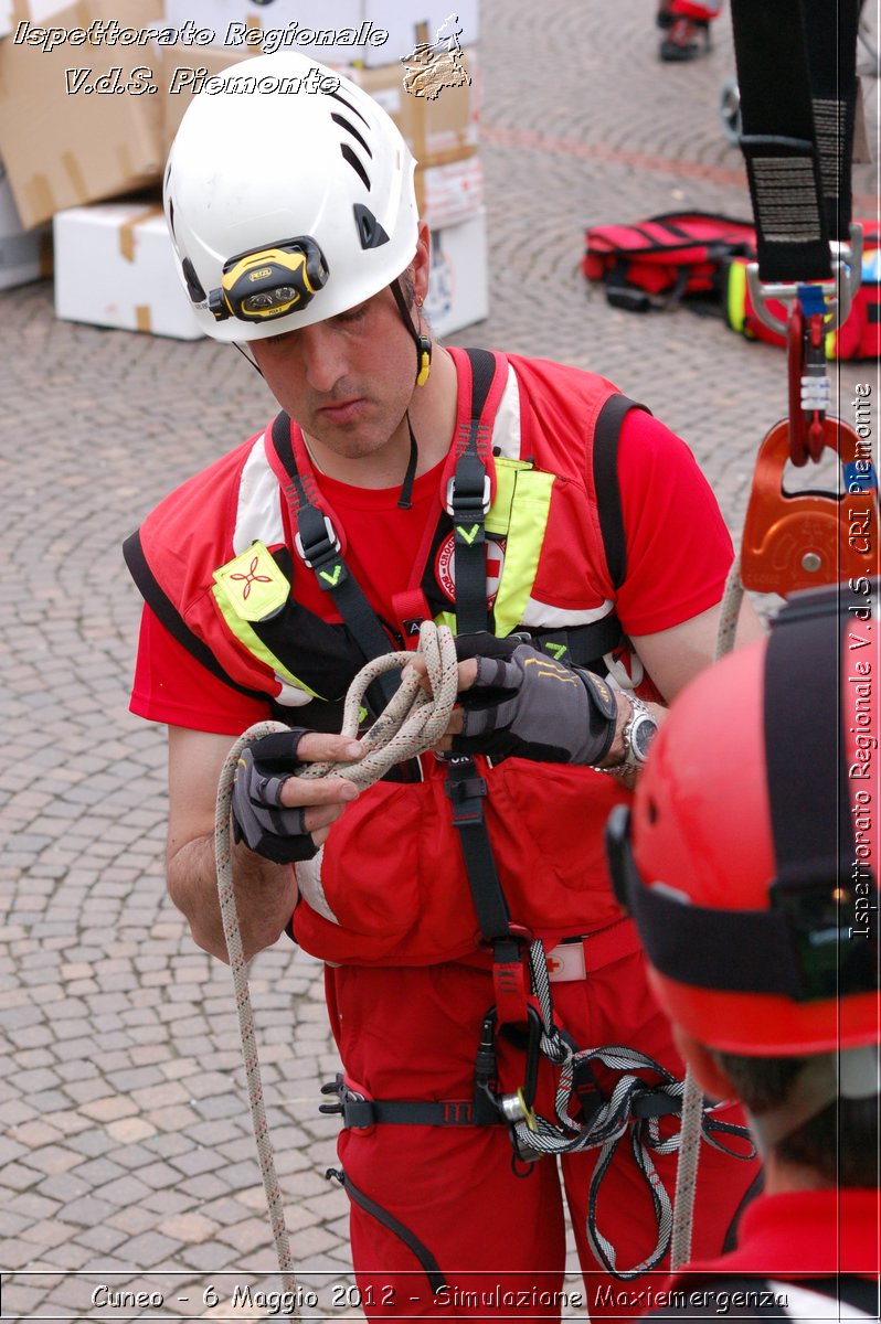 Cuneo - 6 Maggio 2012 - Simulazione Maxiemergenza- Croce Rossa Italiana - Ispettorato Regionale Volontari del Soccorso Piemonte