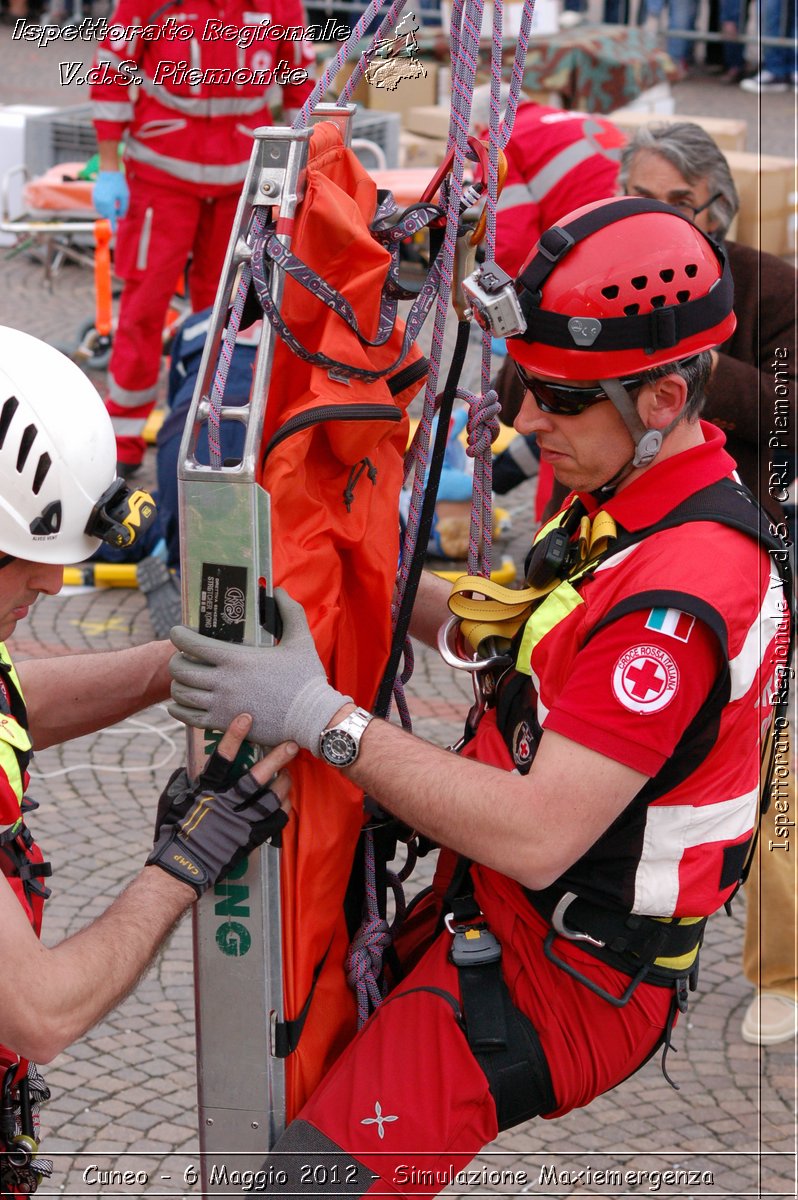 Cuneo - 6 Maggio 2012 - Simulazione Maxiemergenza- Croce Rossa Italiana - Ispettorato Regionale Volontari del Soccorso Piemonte