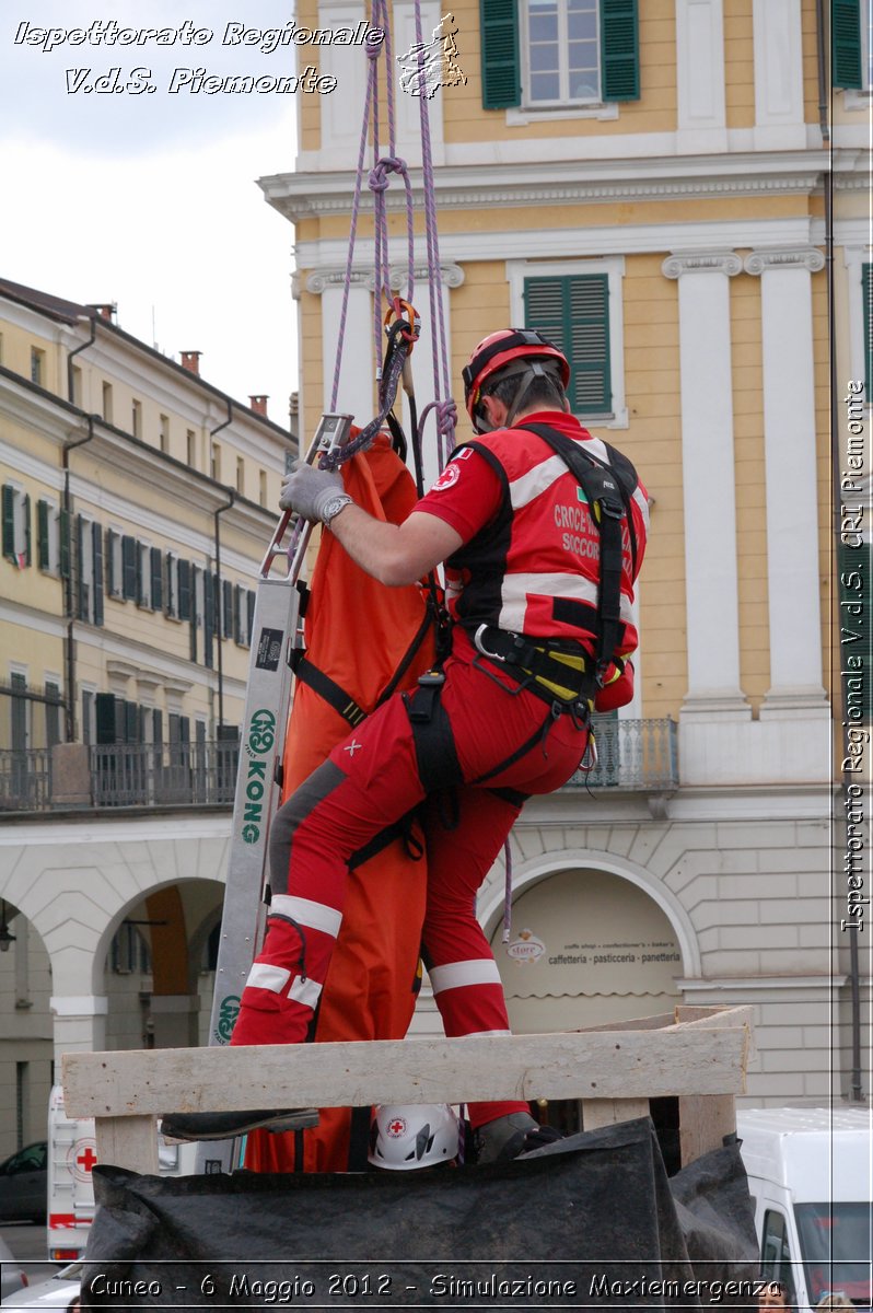 Cuneo - 6 Maggio 2012 - Simulazione Maxiemergenza- Croce Rossa Italiana - Ispettorato Regionale Volontari del Soccorso Piemonte