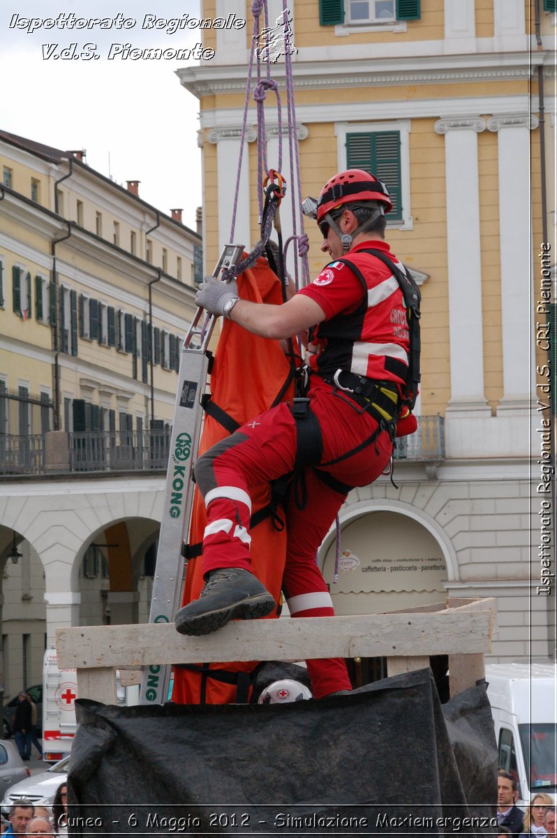 Cuneo - 6 Maggio 2012 - Simulazione Maxiemergenza- Croce Rossa Italiana - Ispettorato Regionale Volontari del Soccorso Piemonte