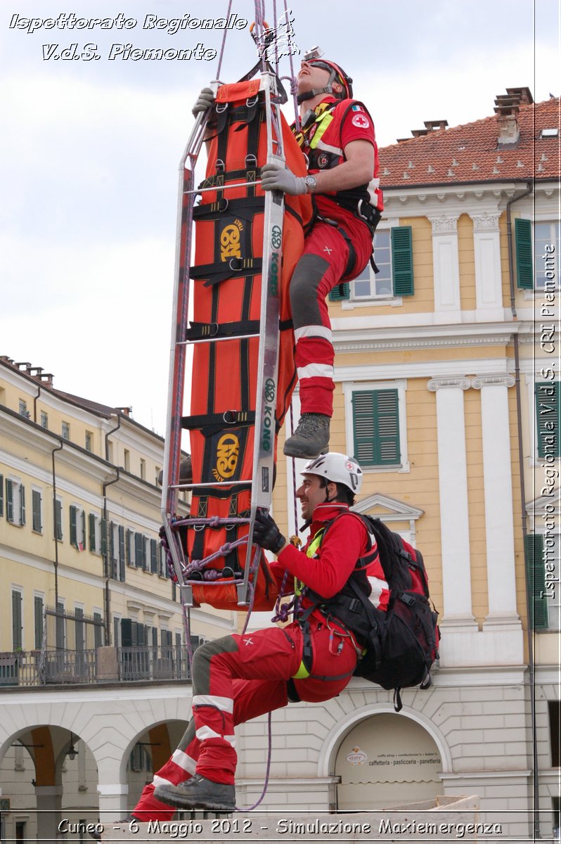 Cuneo - 6 Maggio 2012 - Simulazione Maxiemergenza- Croce Rossa Italiana - Ispettorato Regionale Volontari del Soccorso Piemonte