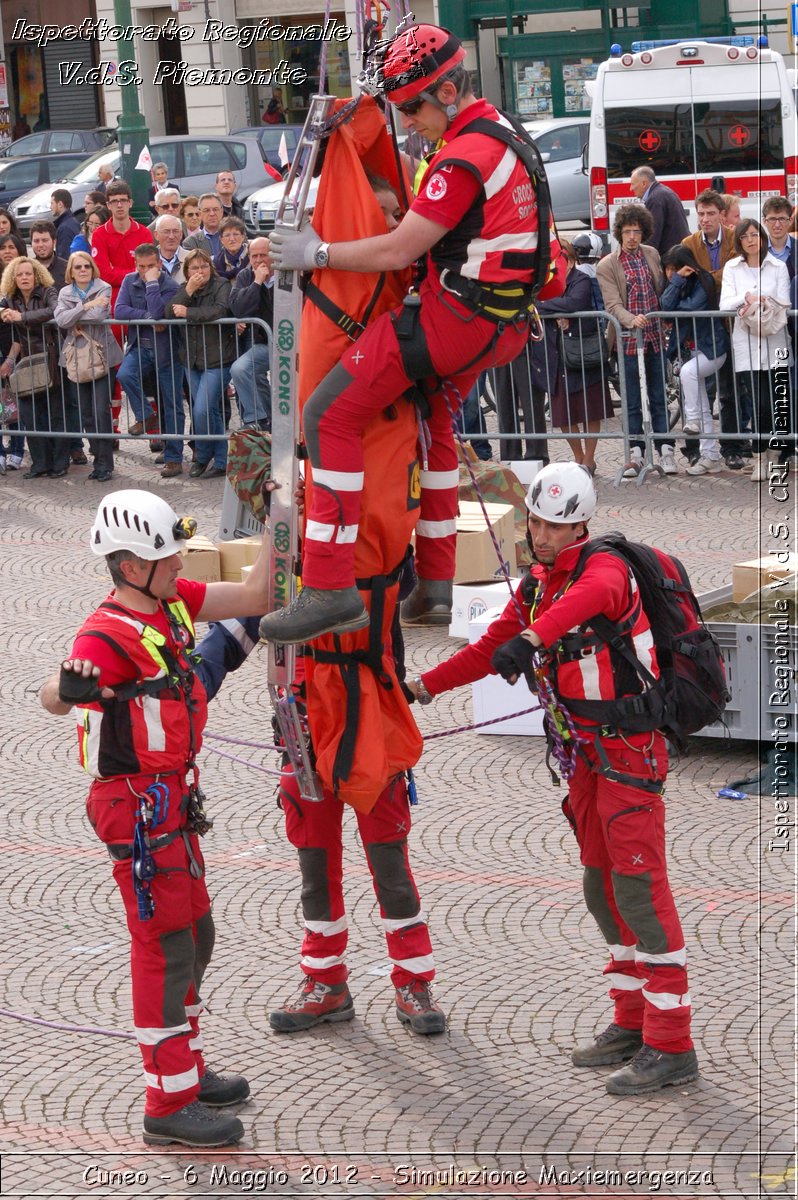 Cuneo - 6 Maggio 2012 - Simulazione Maxiemergenza- Croce Rossa Italiana - Ispettorato Regionale Volontari del Soccorso Piemonte