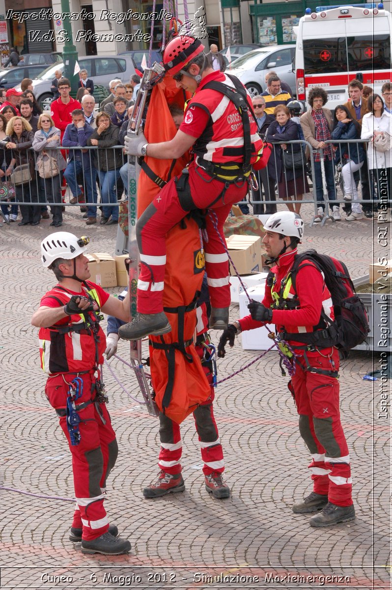 Cuneo - 6 Maggio 2012 - Simulazione Maxiemergenza- Croce Rossa Italiana - Ispettorato Regionale Volontari del Soccorso Piemonte