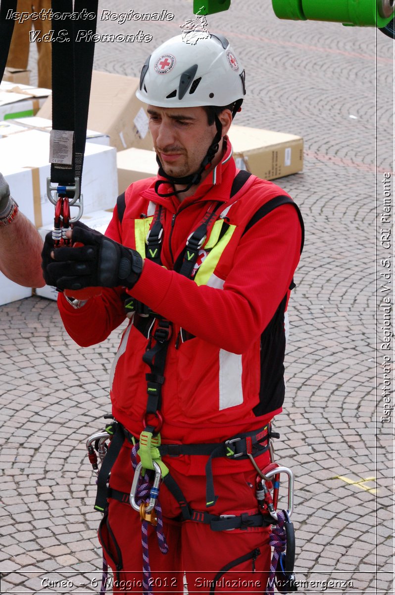 Cuneo - 6 Maggio 2012 - Simulazione Maxiemergenza- Croce Rossa Italiana - Ispettorato Regionale Volontari del Soccorso Piemonte