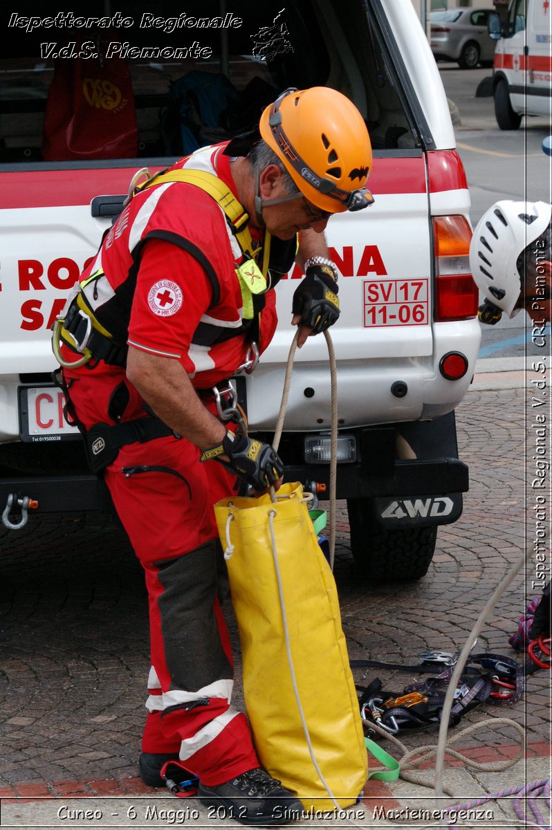 Cuneo - 6 Maggio 2012 - Simulazione Maxiemergenza- Croce Rossa Italiana - Ispettorato Regionale Volontari del Soccorso Piemonte