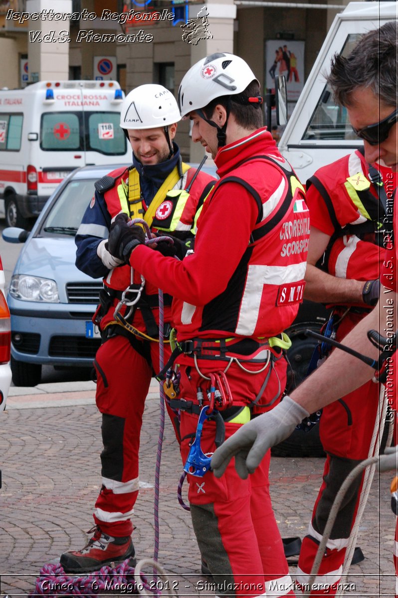 Cuneo - 6 Maggio 2012 - Simulazione Maxiemergenza- Croce Rossa Italiana - Ispettorato Regionale Volontari del Soccorso Piemonte