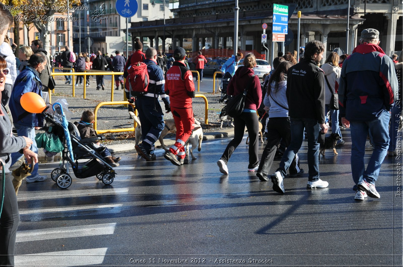 Cuneo 11 Novembre 2012 - Assistenza Stracni - Croce Rossa Italiana - Ispettorato Regionale Volontari del Soccorso del Piemonte