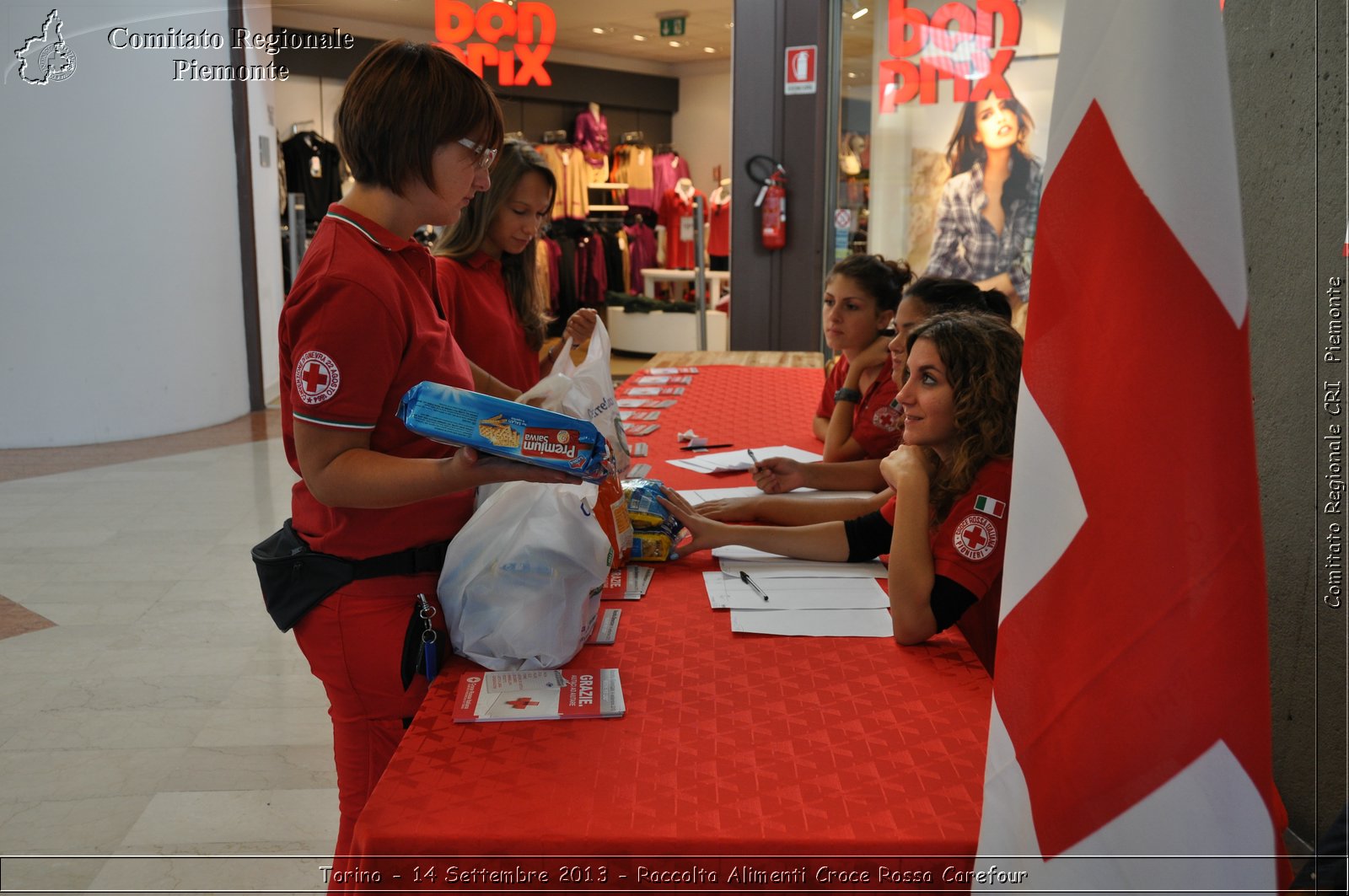 Torino - 14 Settembre 2013 - Raccolta Alimenti Croce Rossa Carefour - Croce Rossa Italiana - Comitato Regionale del Piemonte