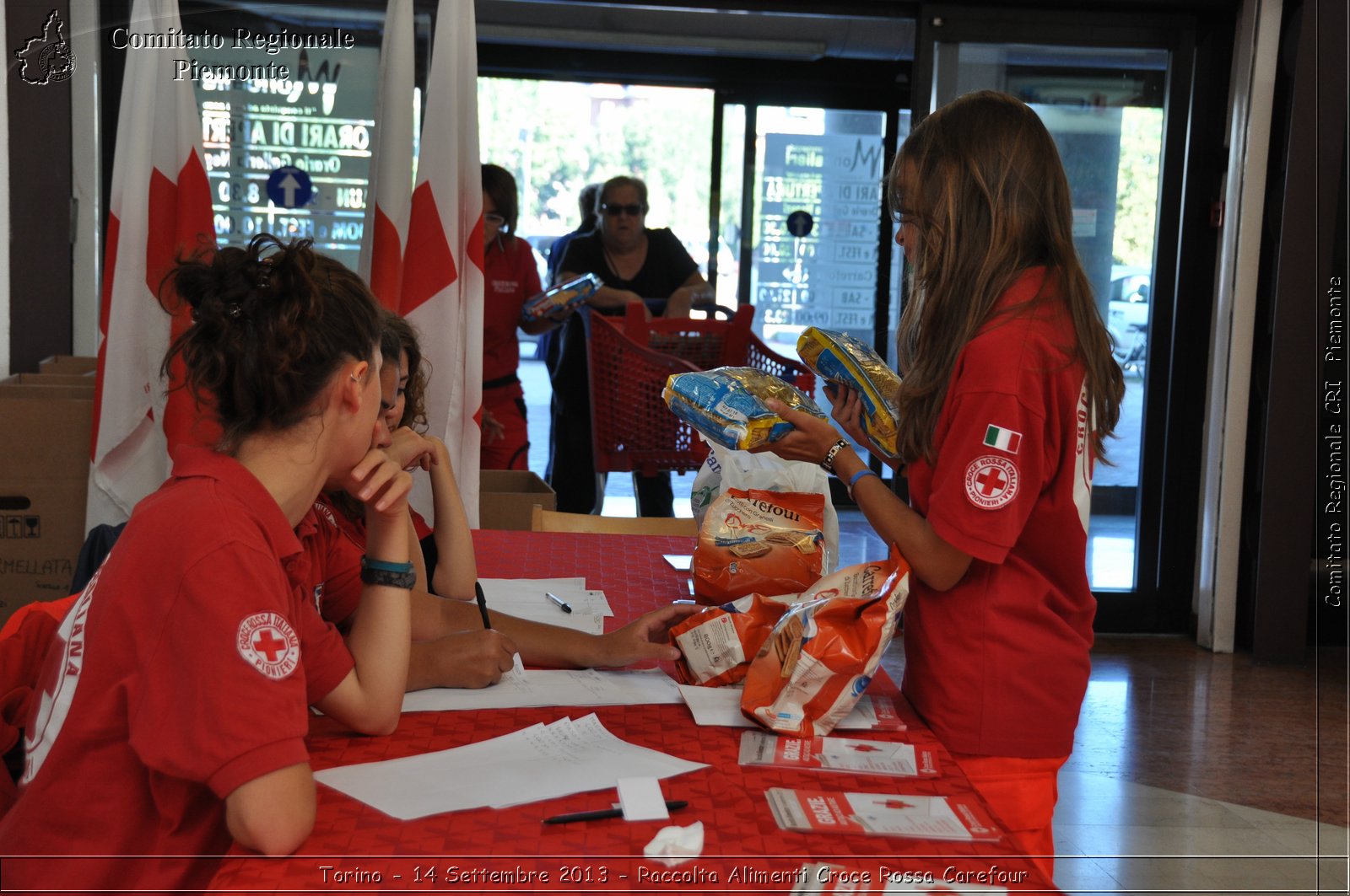 Torino - 14 Settembre 2013 - Raccolta Alimenti Croce Rossa Carefour - Croce Rossa Italiana - Comitato Regionale del Piemonte