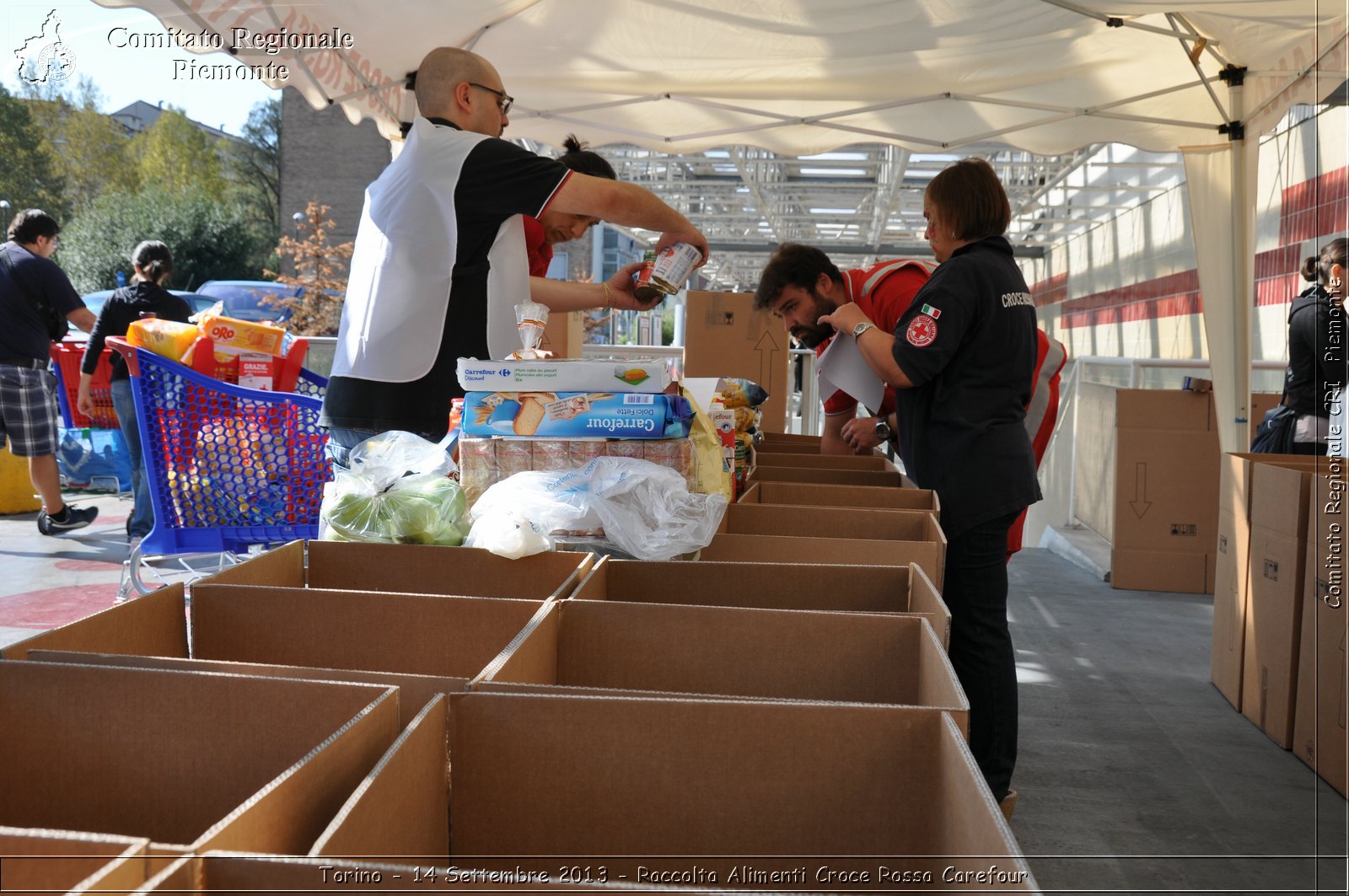 Torino - 14 Settembre 2013 - Raccolta Alimenti Croce Rossa Carefour - Croce Rossa Italiana - Comitato Regionale del Piemonte