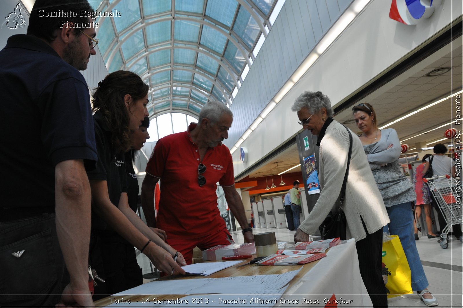 Torino - 14 Settembre 2013 - Raccolta Alimenti Croce Rossa Carefour - Croce Rossa Italiana - Comitato Regionale del Piemonte