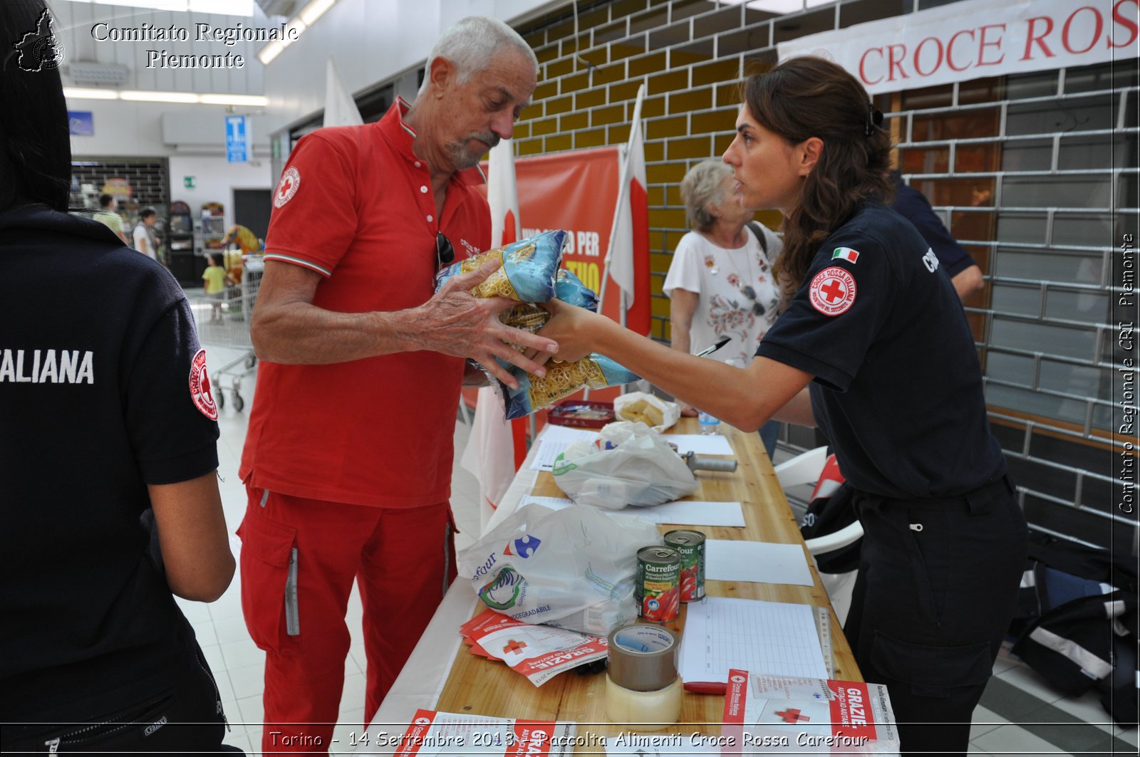 Torino - 14 Settembre 2013 - Raccolta Alimenti Croce Rossa Carefour - Croce Rossa Italiana - Comitato Regionale del Piemonte