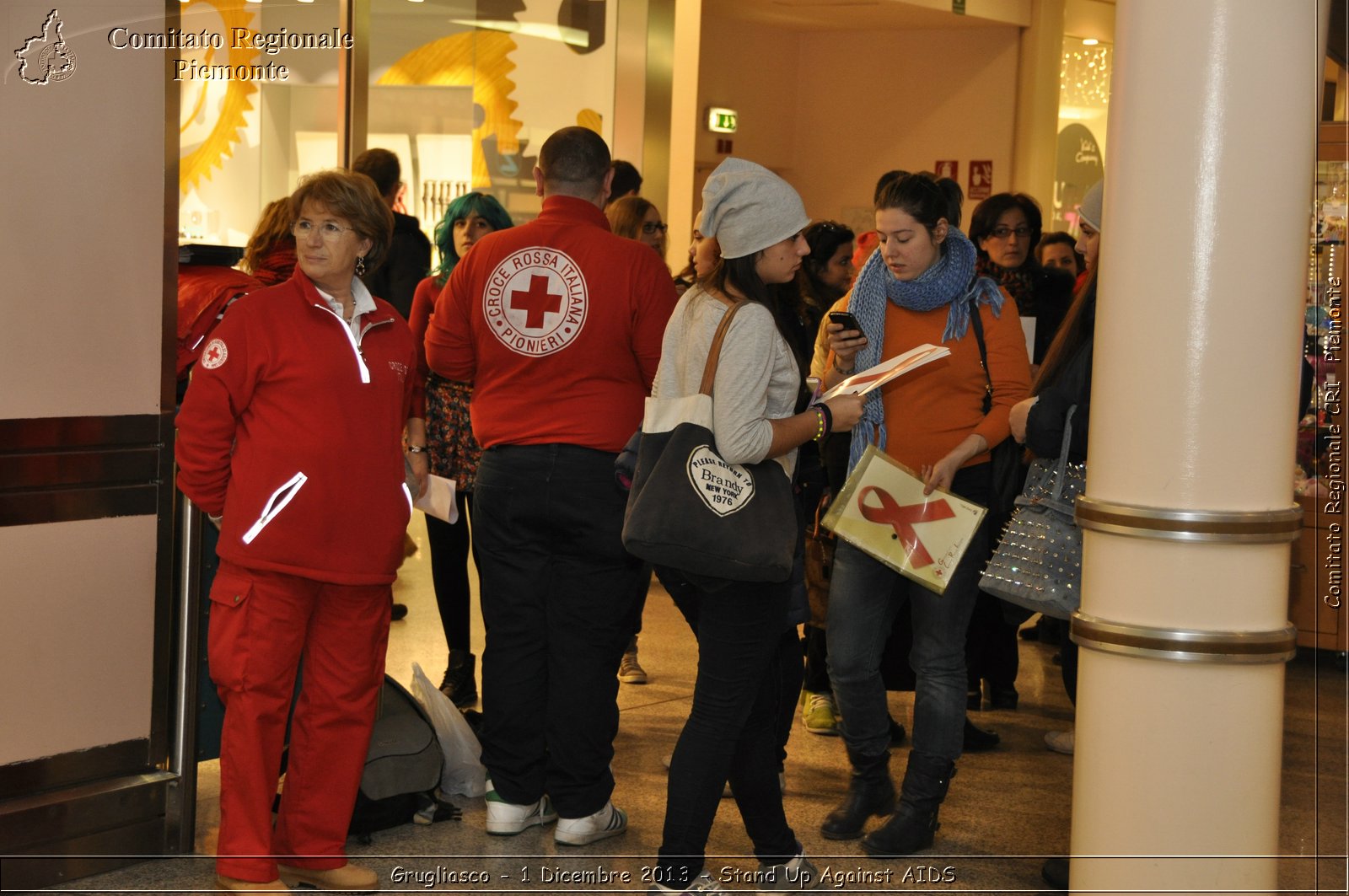 Grugliasco - 1 Dicembre 2013 - Stand Up Against AIDS - Comitato Regionale del Piemonte