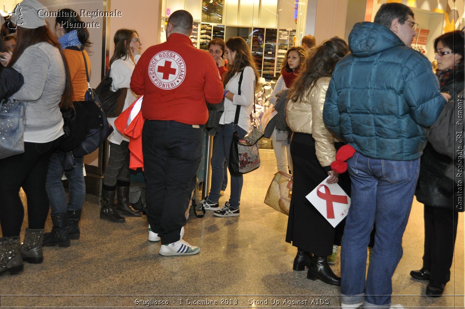 Grugliasco - 1 Dicembre 2013 - Stand Up Against AIDS - Comitato Regionale del Piemonte