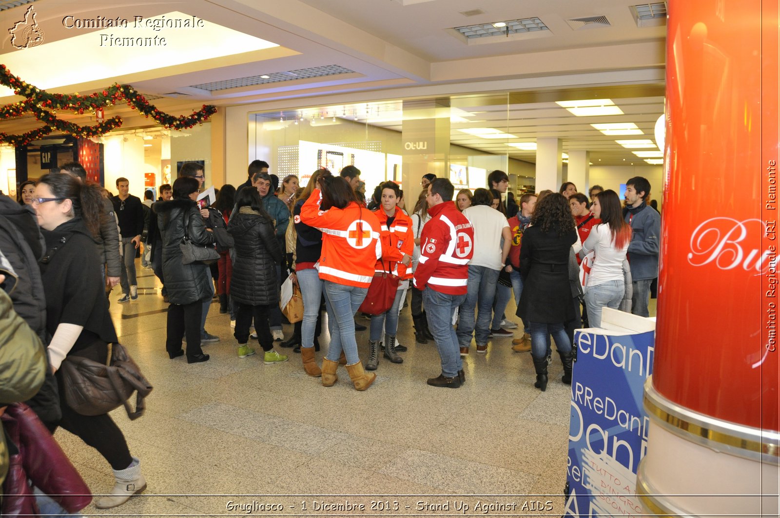 Grugliasco - 1 Dicembre 2013 - Stand Up Against AIDS - Comitato Regionale del Piemonte