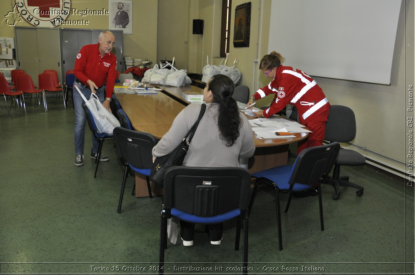 Torino 15 Ottobre 2014 - Distribuzione kit scolastici - Croce Rossa Italiana- Comitato Regionale del Piemonte