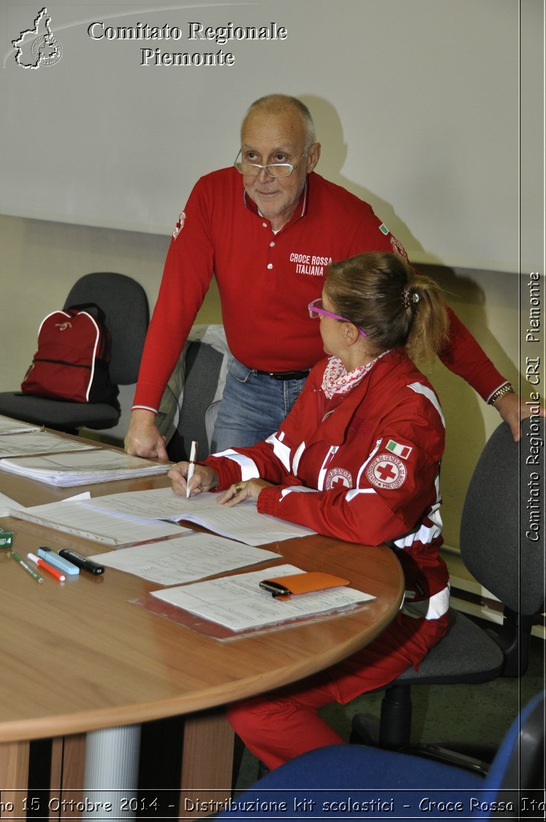 Torino 15 Ottobre 2014 - Distribuzione kit scolastici - Croce Rossa Italiana- Comitato Regionale del Piemonte