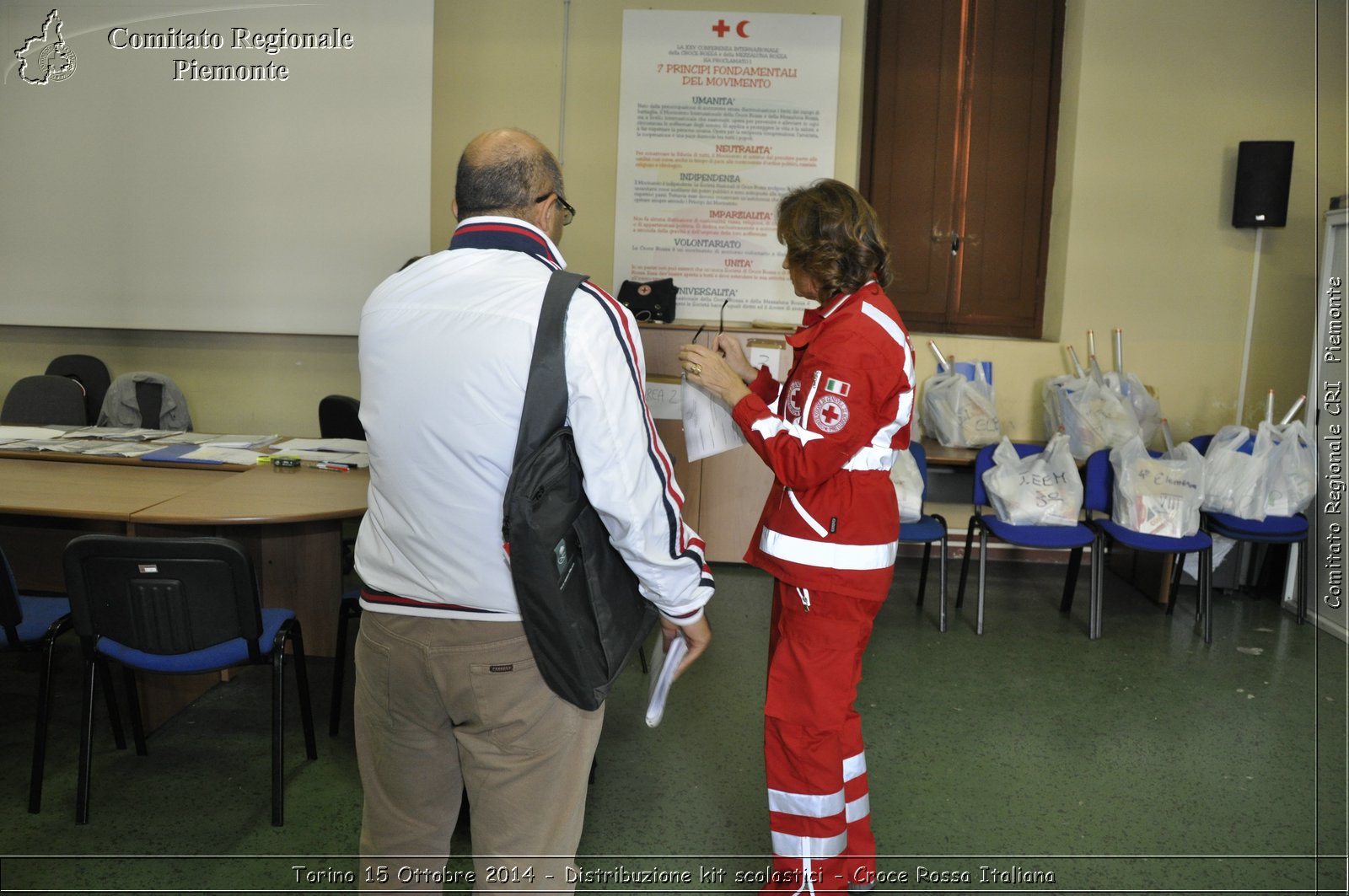 Torino 15 Ottobre 2014 - Distribuzione kit scolastici - Croce Rossa Italiana- Comitato Regionale del Piemonte