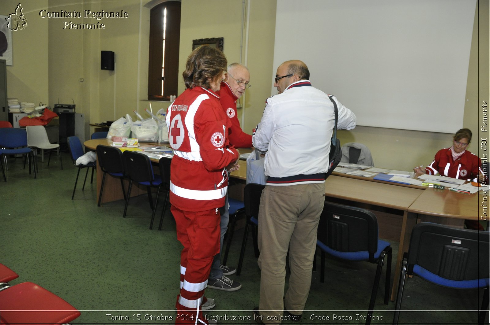 Torino 15 Ottobre 2014 - Distribuzione kit scolastici - Croce Rossa Italiana- Comitato Regionale del Piemonte