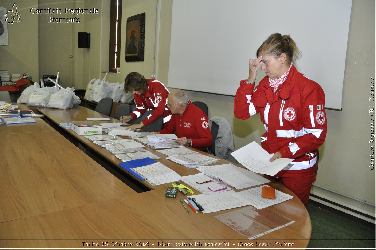 Torino 15 Ottobre 2014 - Distribuzione kit scolastici - Croce Rossa Italiana- Comitato Regionale del Piemonte