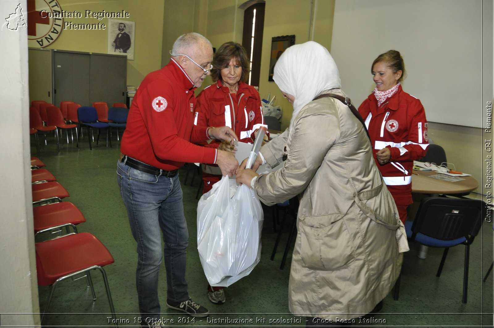 Torino 15 Ottobre 2014 - Distribuzione kit scolastici - Croce Rossa Italiana- Comitato Regionale del Piemonte