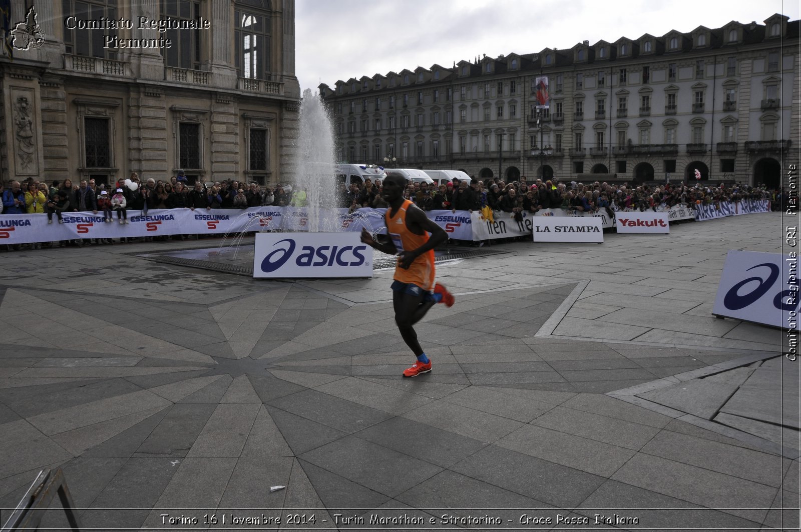 Torino 16 Novembre 2014 - Turin Marathon e Stratorino - Croce Rossa Italiana- Comitato Regionale del Piemonte