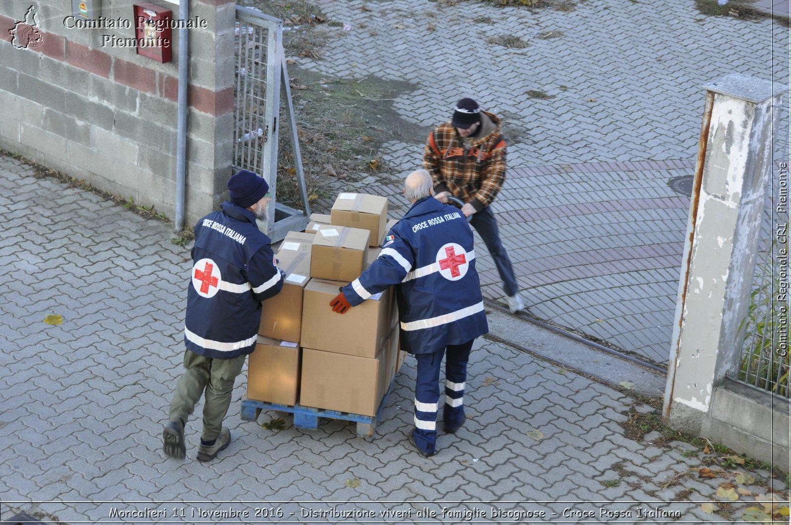 Moncalieri 11 Novembre 2016 - Distribuzione viveri alle famiglie bisognose - Croce Rossa Italiana- Comitato Regionale del Piemonte