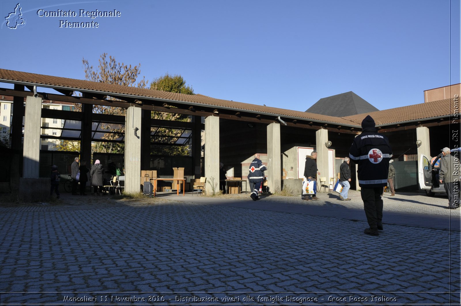 Moncalieri 11 Novembre 2016 - Distribuzione viveri alle famiglie bisognose - Croce Rossa Italiana- Comitato Regionale del Piemonte