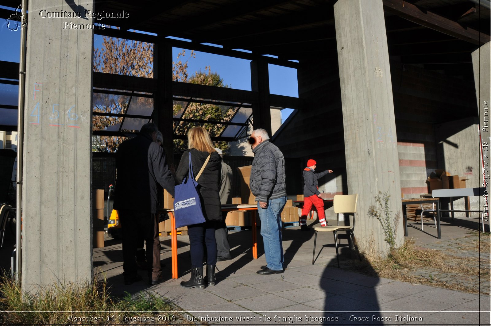 Moncalieri 11 Novembre 2016 - Distribuzione viveri alle famiglie bisognose - Croce Rossa Italiana- Comitato Regionale del Piemonte