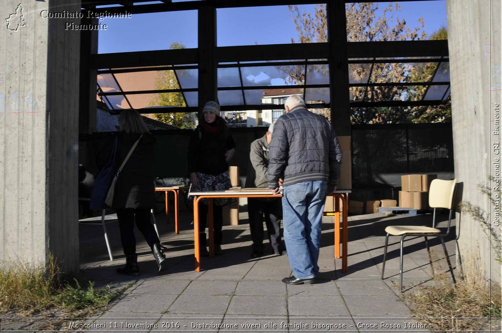 Moncalieri 11 Novembre 2016 - Distribuzione viveri alle famiglie bisognose - Croce Rossa Italiana- Comitato Regionale del Piemonte