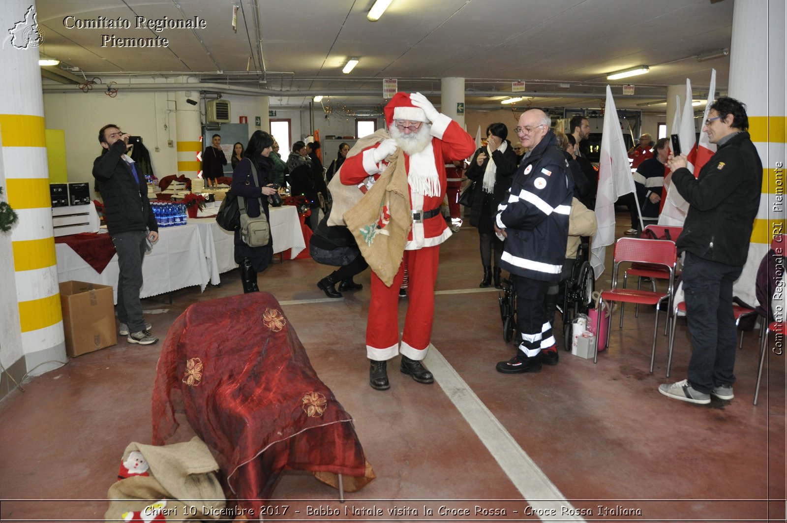 Chieri 10 Dicembre 2017 - Babbo Natale visita la Croce Rossa - Croce Rossa Italiana- Comitato Regionale del Piemonte