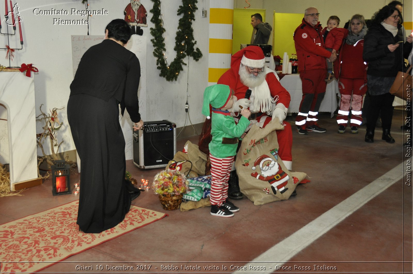 Chieri 10 Dicembre 2017 - Babbo Natale visita la Croce Rossa - Croce Rossa Italiana- Comitato Regionale del Piemonte