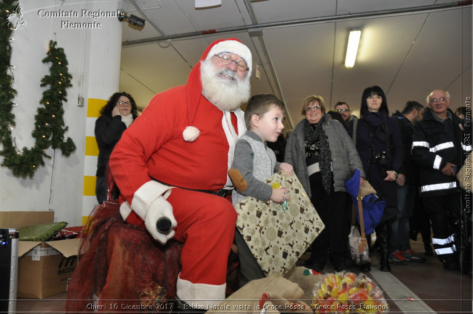 Chieri 10 Dicembre 2017 - Babbo Natale visita la Croce Rossa - Croce Rossa Italiana- Comitato Regionale del Piemonte