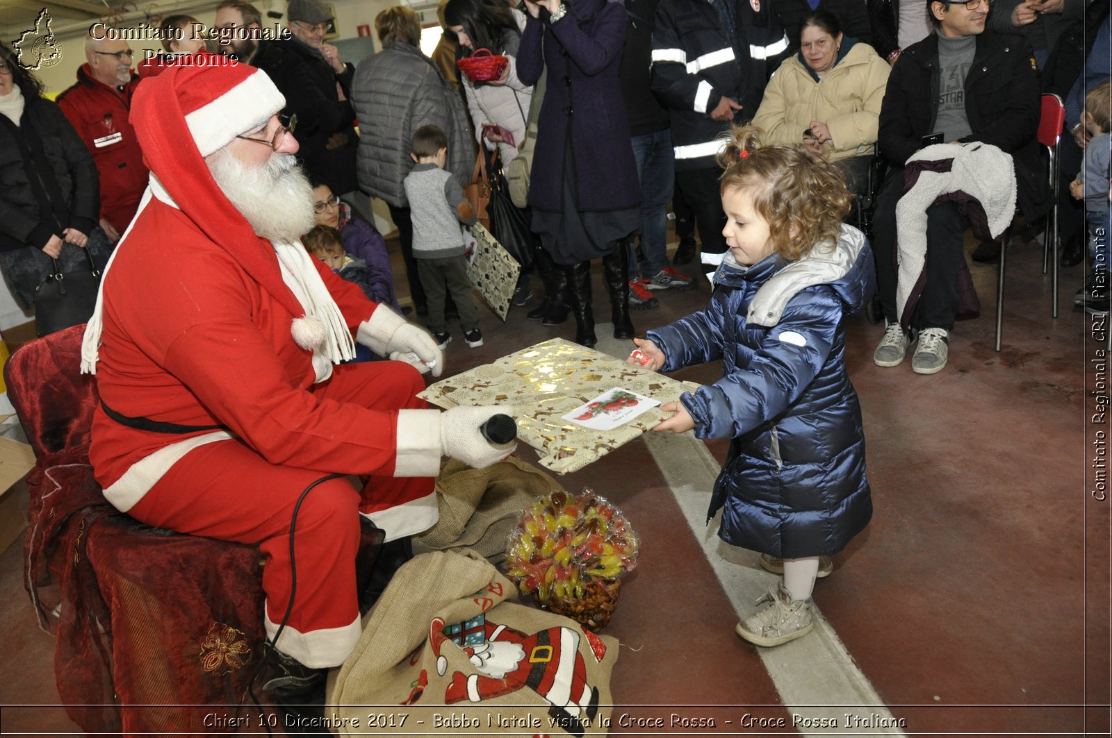 Chieri 10 Dicembre 2017 - Babbo Natale visita la Croce Rossa - Croce Rossa Italiana- Comitato Regionale del Piemonte