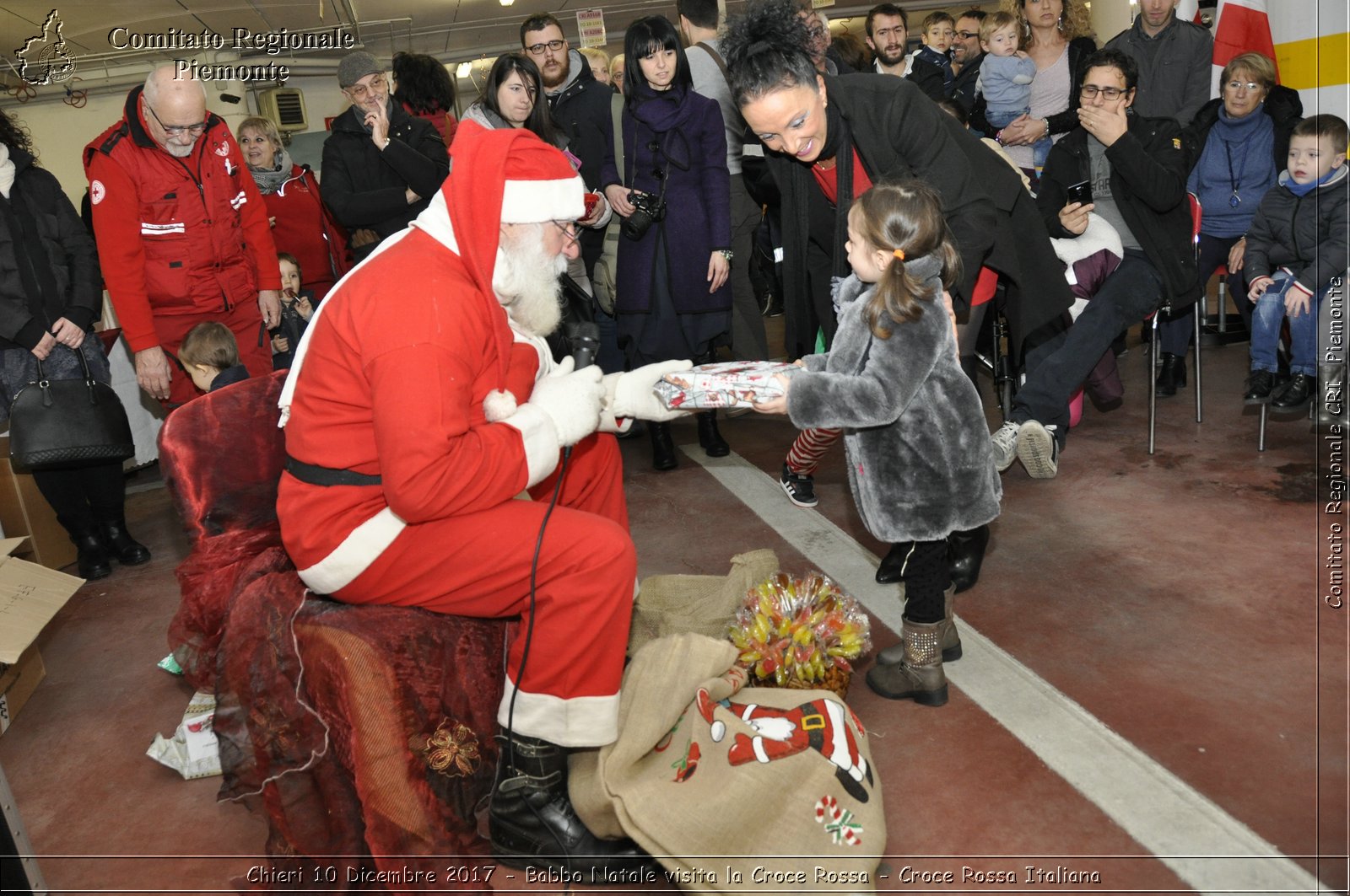 Chieri 10 Dicembre 2017 - Babbo Natale visita la Croce Rossa - Croce Rossa Italiana- Comitato Regionale del Piemonte