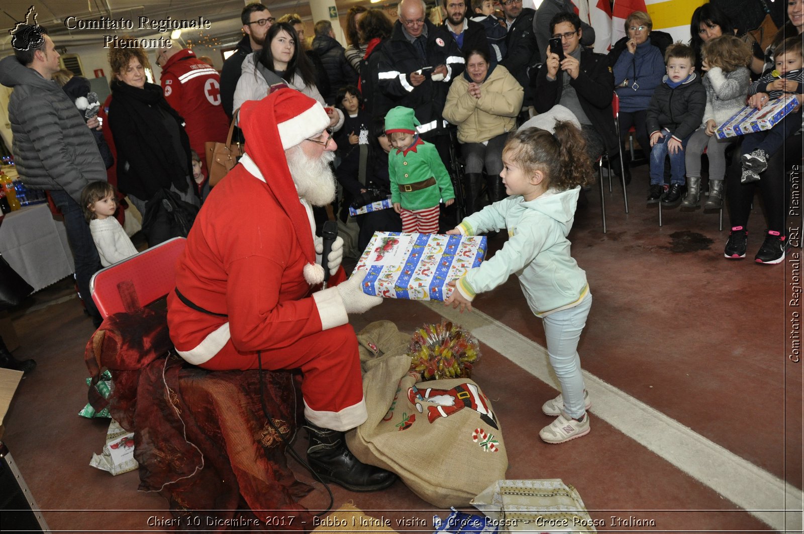 Chieri 10 Dicembre 2017 - Babbo Natale visita la Croce Rossa - Croce Rossa Italiana- Comitato Regionale del Piemonte