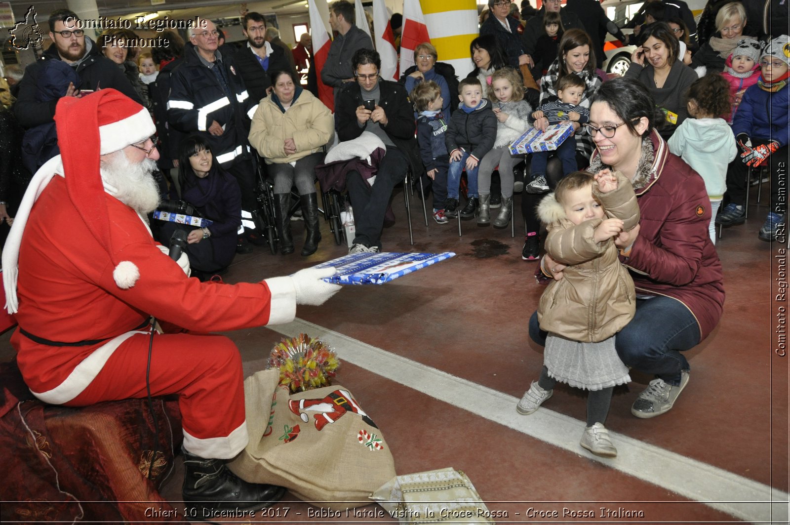 Chieri 10 Dicembre 2017 - Babbo Natale visita la Croce Rossa - Croce Rossa Italiana- Comitato Regionale del Piemonte