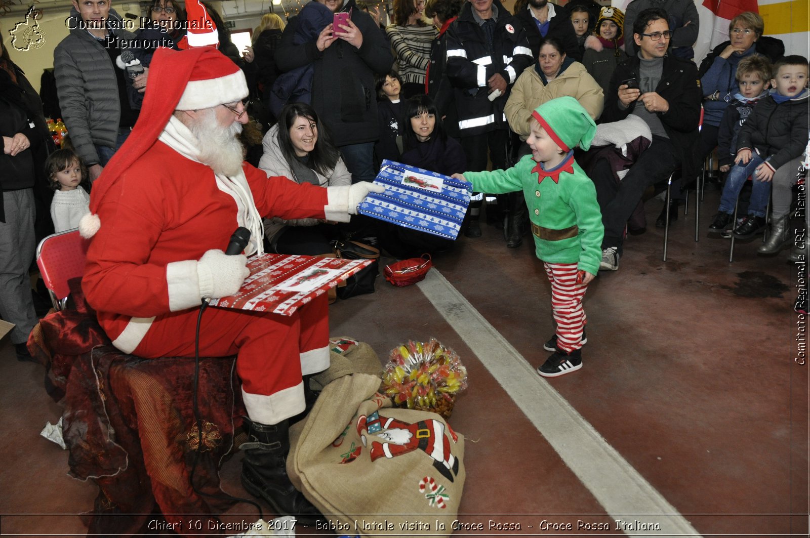 Chieri 10 Dicembre 2017 - Babbo Natale visita la Croce Rossa - Croce Rossa Italiana- Comitato Regionale del Piemonte